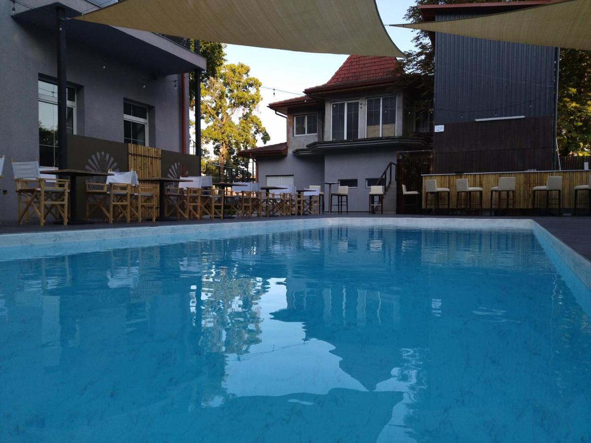 The One Apartman (Adults Only) Aparthotel Siófok Buitenkant foto