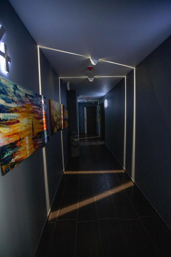 The One Apartman (Adults Only) Aparthotel Siófok Buitenkant foto