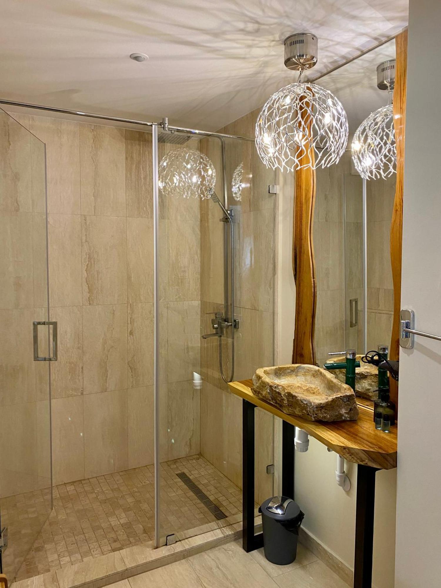 The One Apartman (Adults Only) Aparthotel Siófok Buitenkant foto