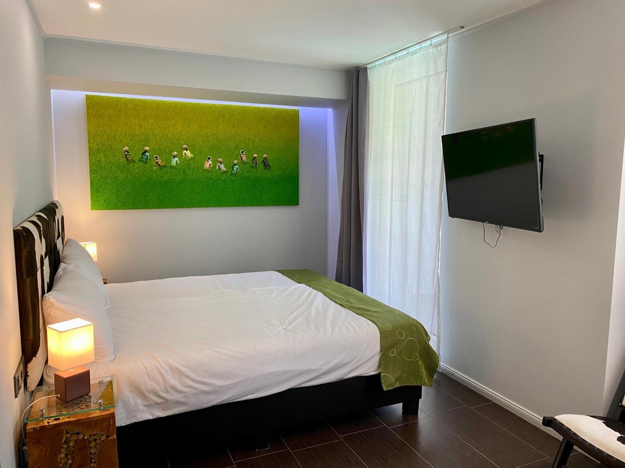 The One Apartman (Adults Only) Aparthotel Siófok Buitenkant foto